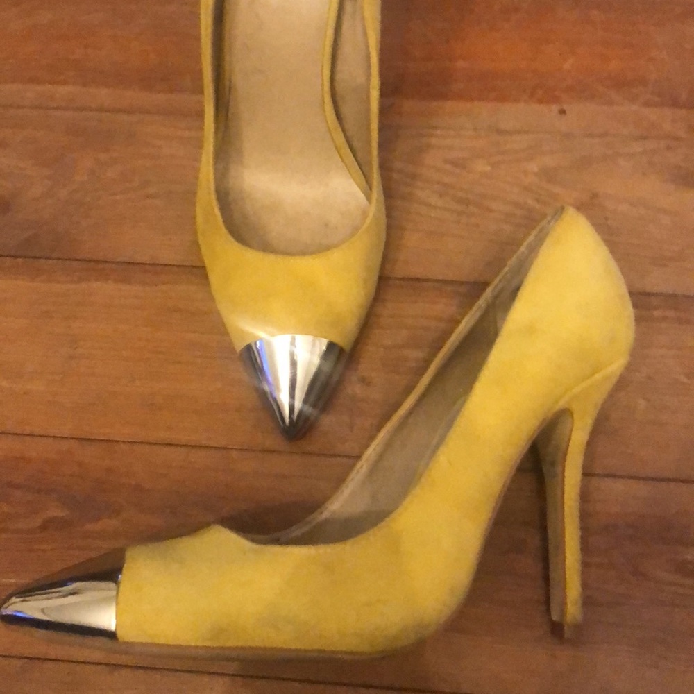 Kenneth Cole yellow pumps